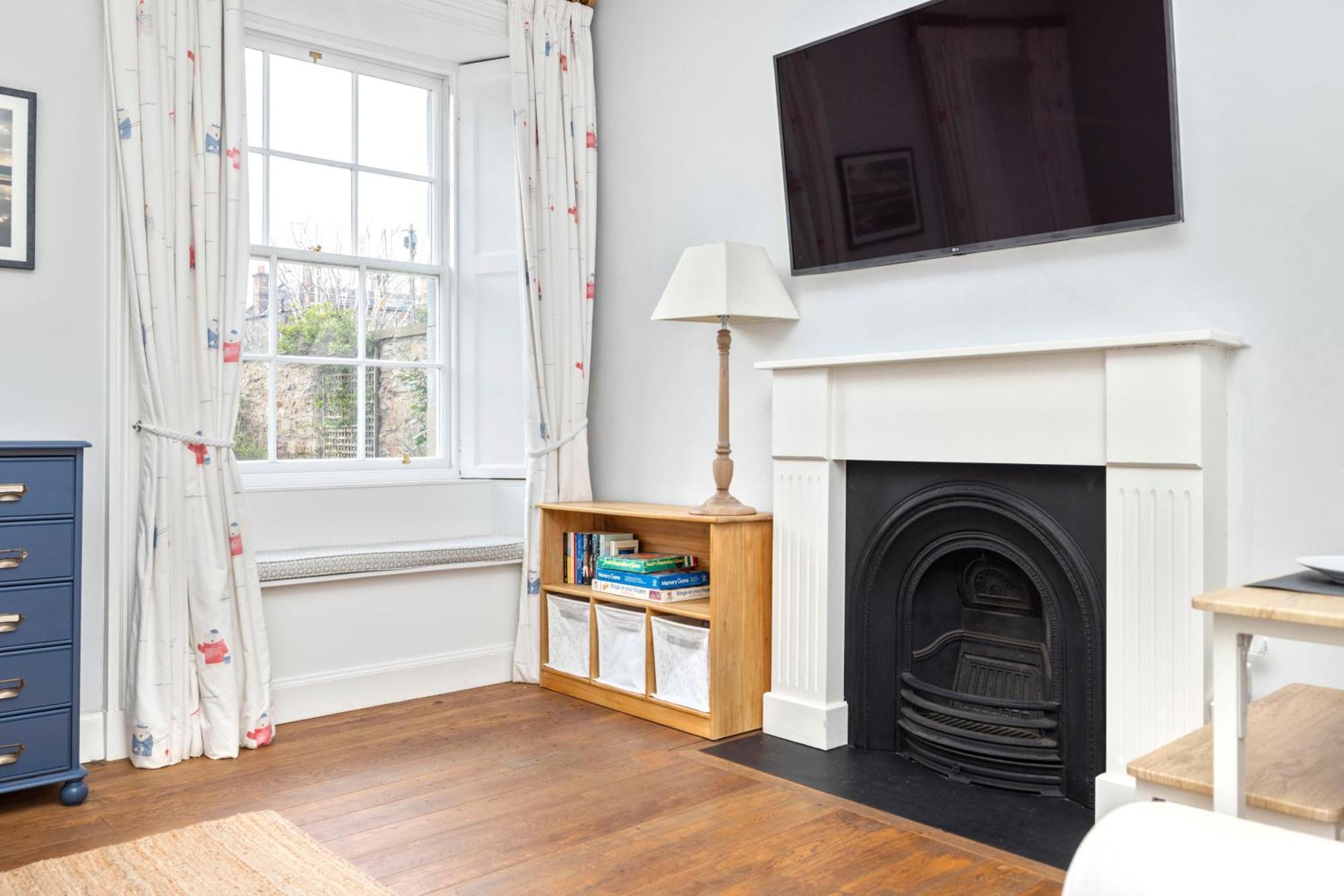 Apartment Charming 2-bedroom 2-bathroom *