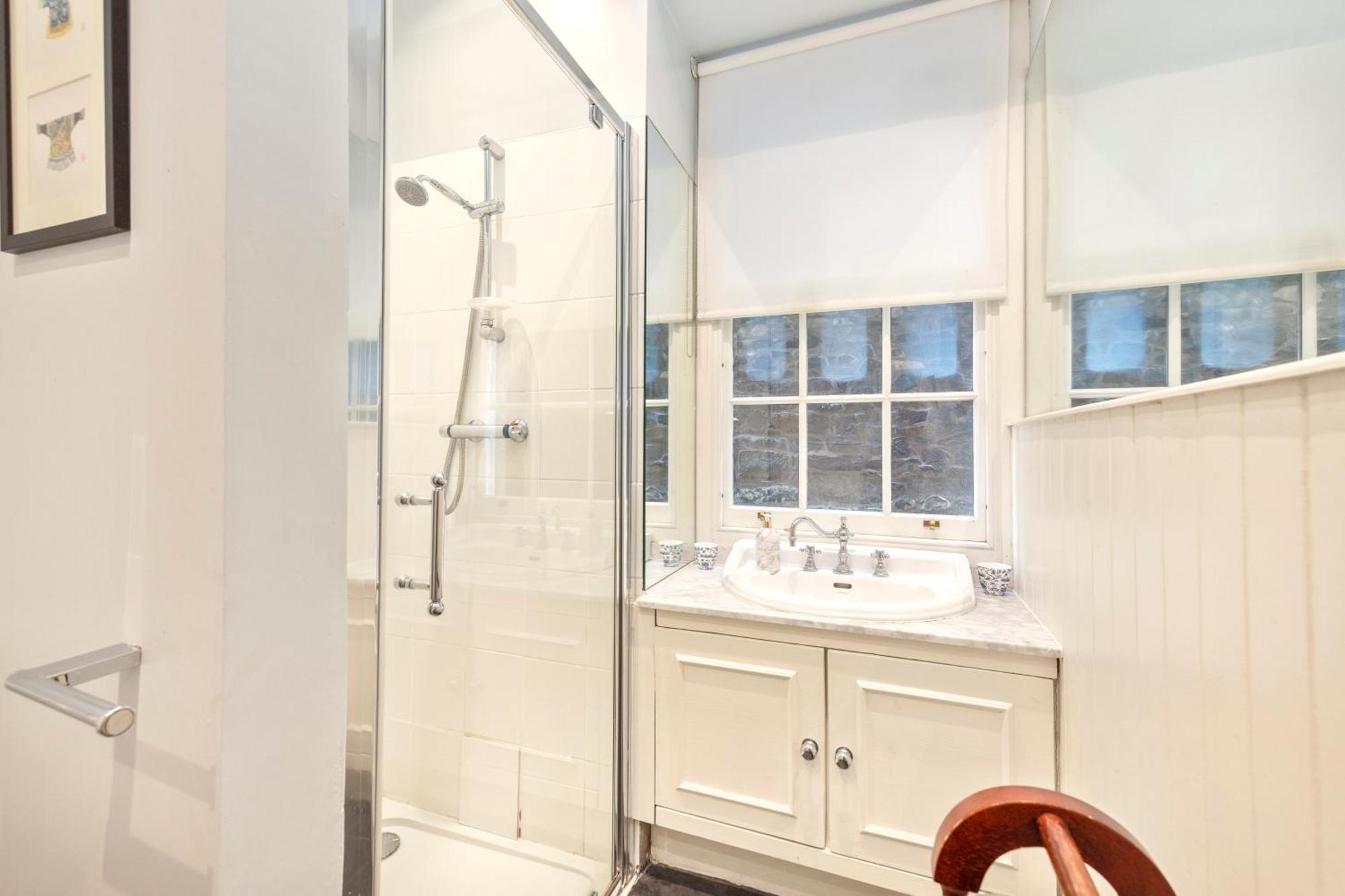 Charming 2-bedroom 2-bathroom Apartment Edinburgh