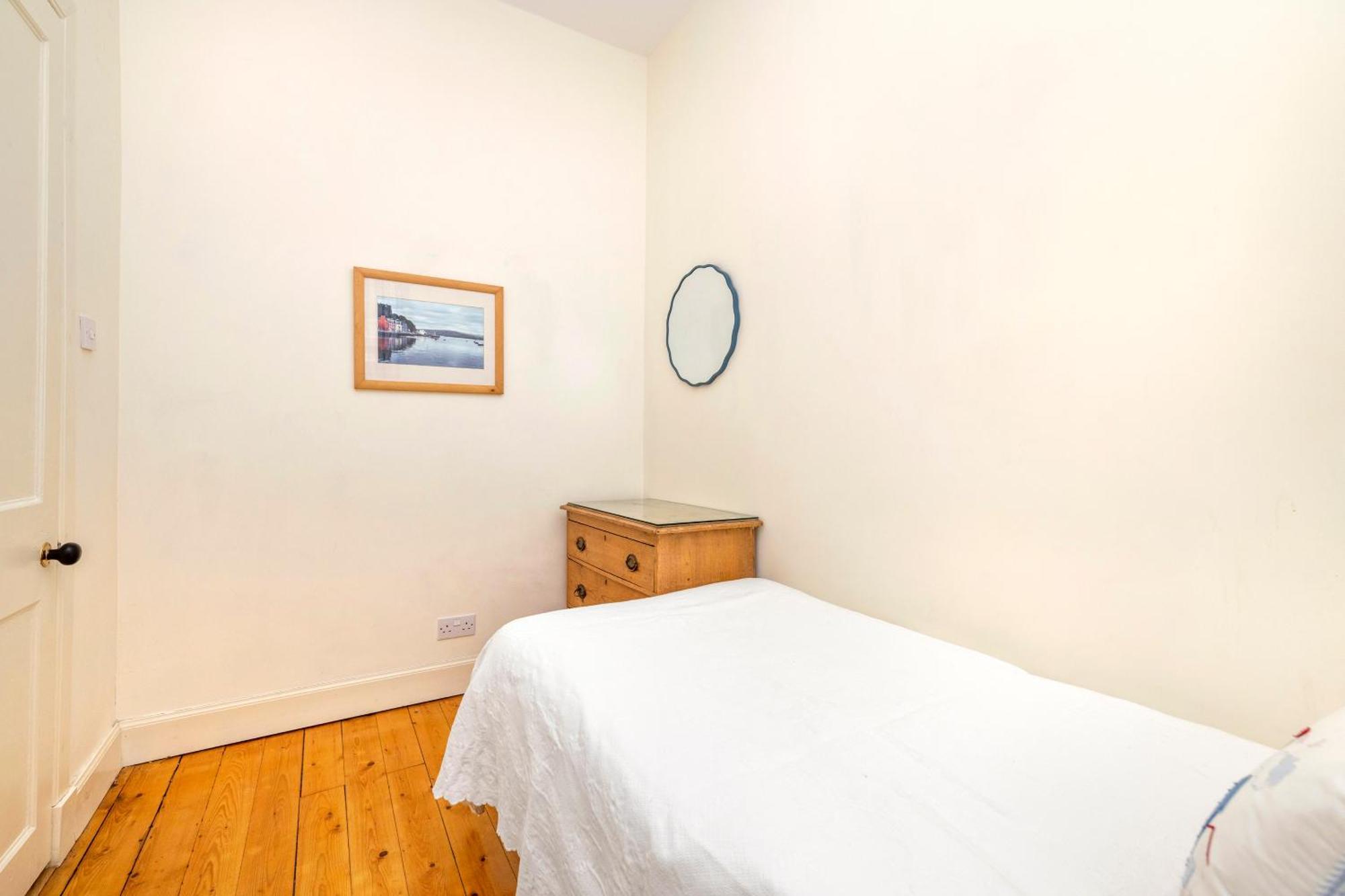 Apartment Charming 2-bedroom 2-bathroom Edinburgh