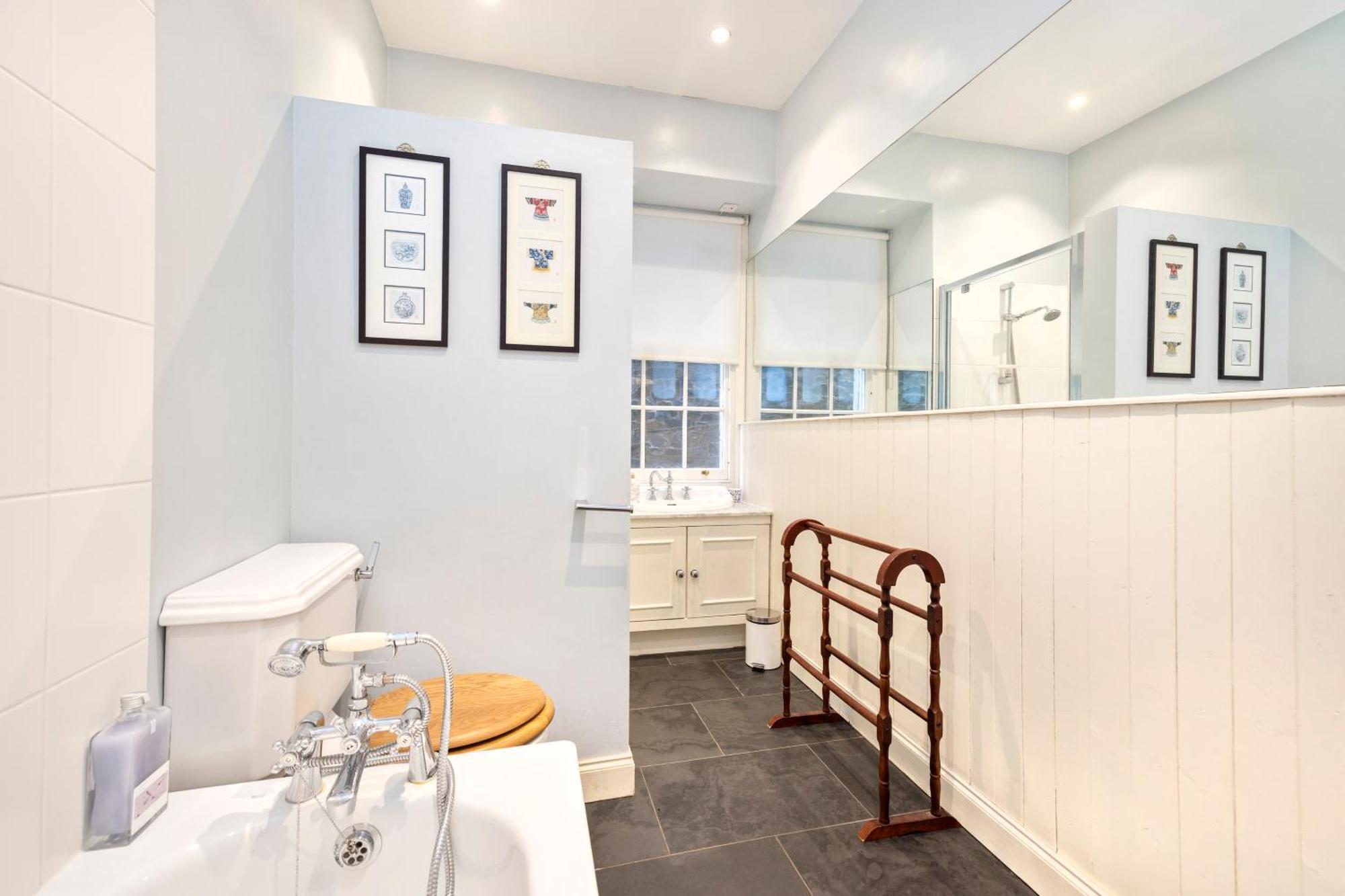 Charming 2-bedroom 2-bathroom * Édimbourg